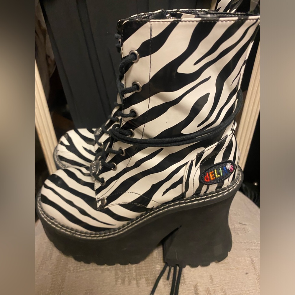 Zebra platform boots Delia’s dollskill